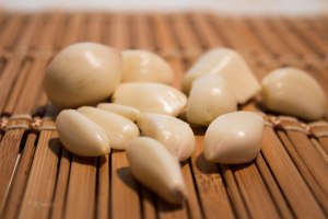 Garlic cloves